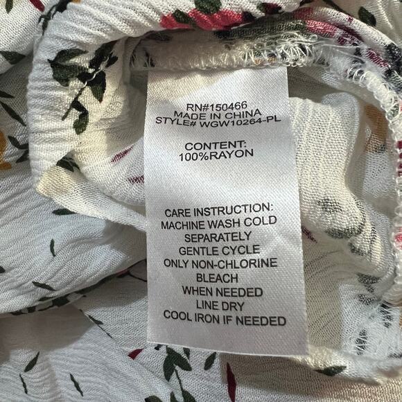 Market & Spruce (1X) Ava Tie Neck Sleeveless Blouse - Stitch Fix Floral Cluster - Picture 11 of 12